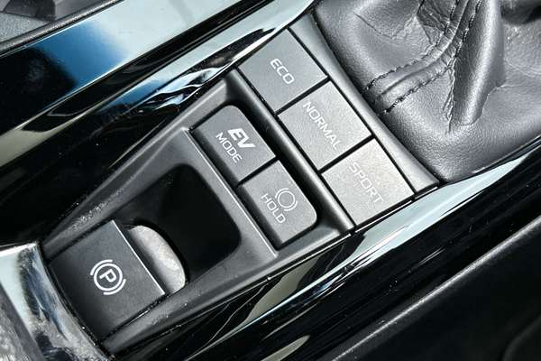 2025 Toyota Camry Ascent AXVH80R thumb-14