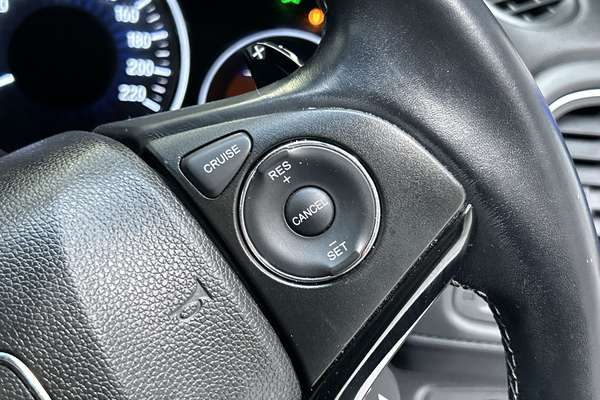 2019 Honda HR-V RS thumb-17