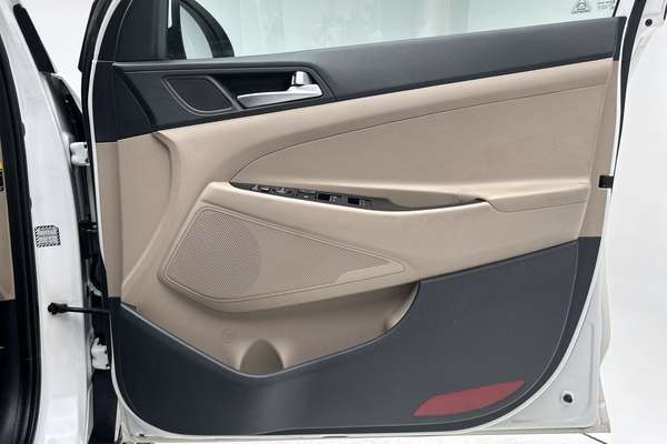 2017 Hyundai Tucson Highlander TLE2 thumb-18