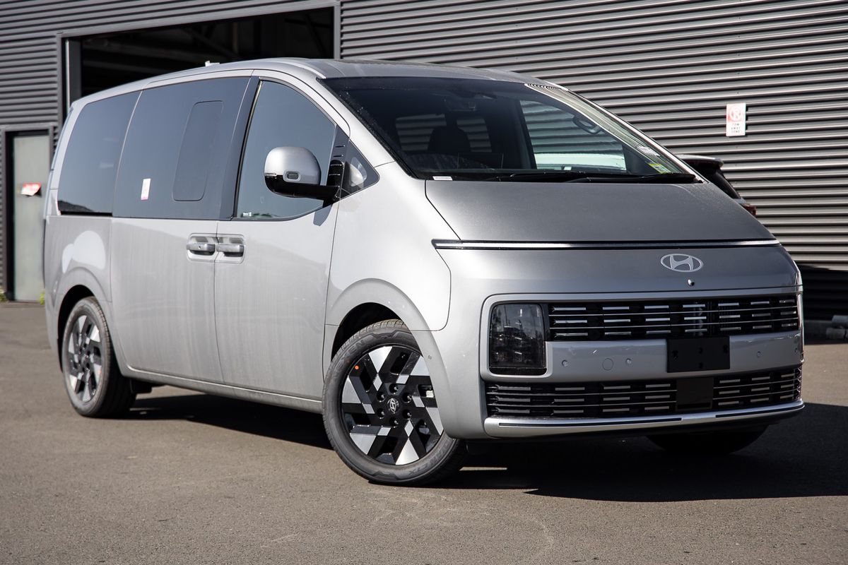 2026 Hyundai STARIA Lounge US4.V4