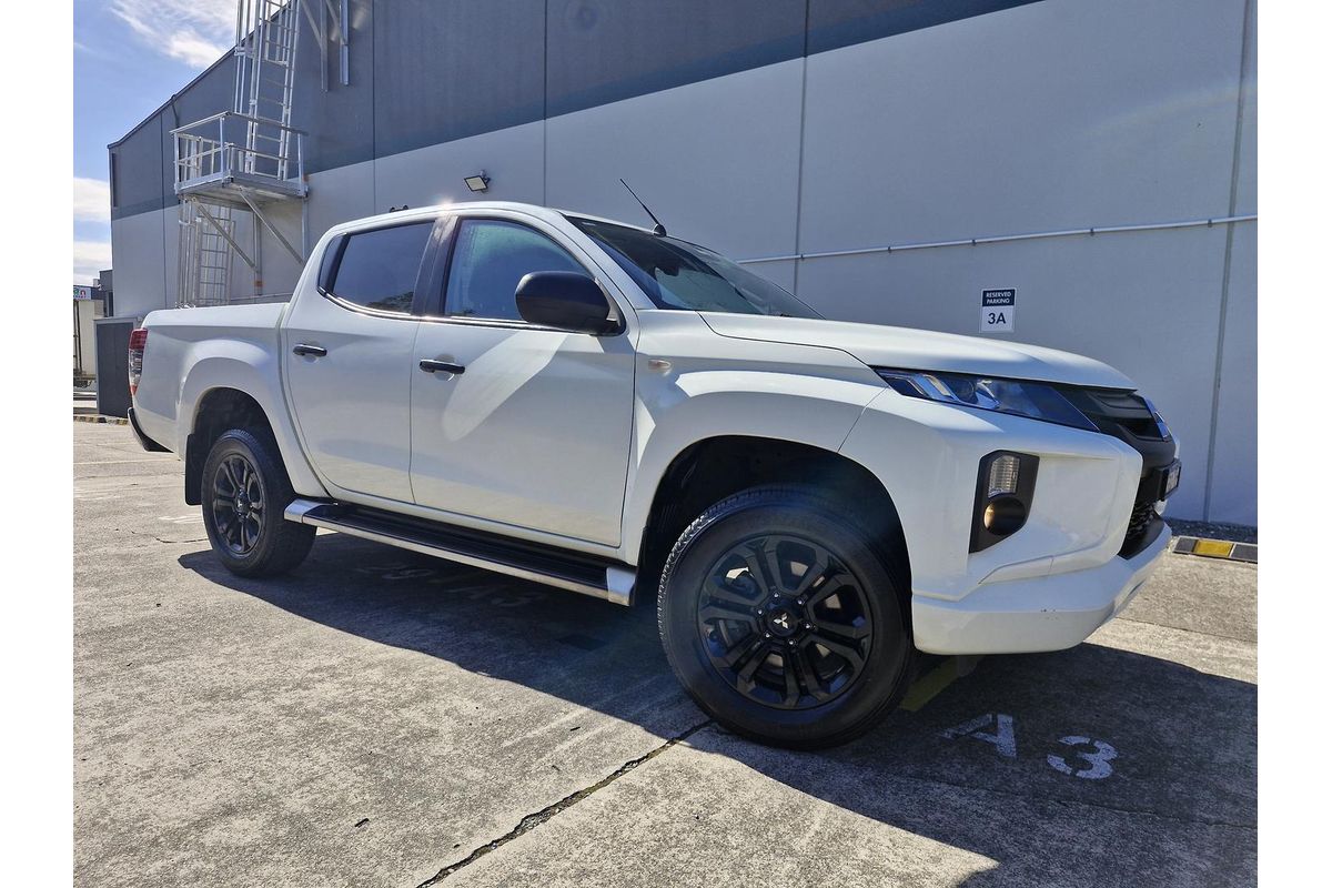 2021 Mitsubishi Triton GLX-R MR 4X4