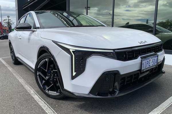 2025 Kia K4 GT-Line CL4m