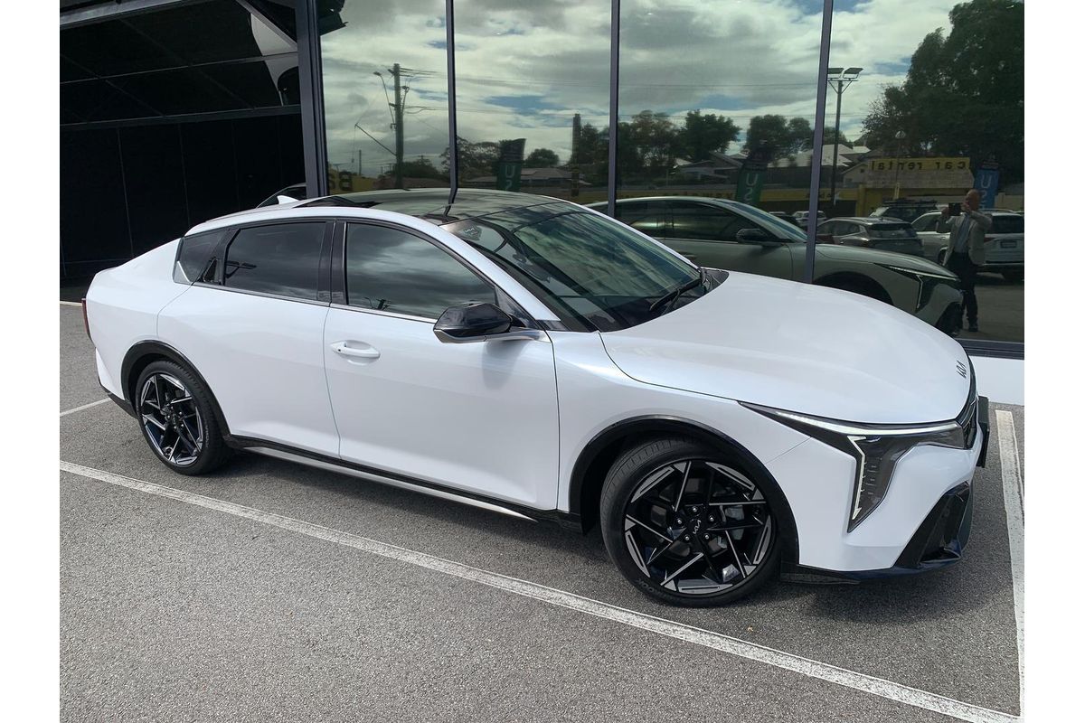 2025 Kia K4 GT-Line CL4m