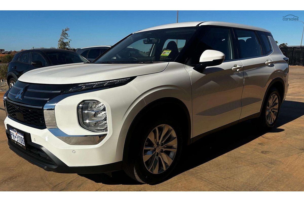 2025 Mitsubishi Outlander ES ZM