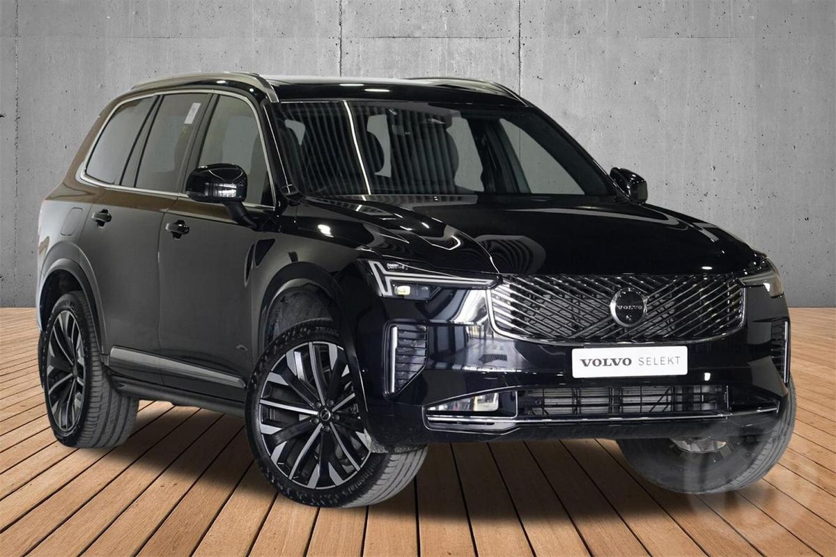 2025 Volvo XC90 Ultra B5 Bright