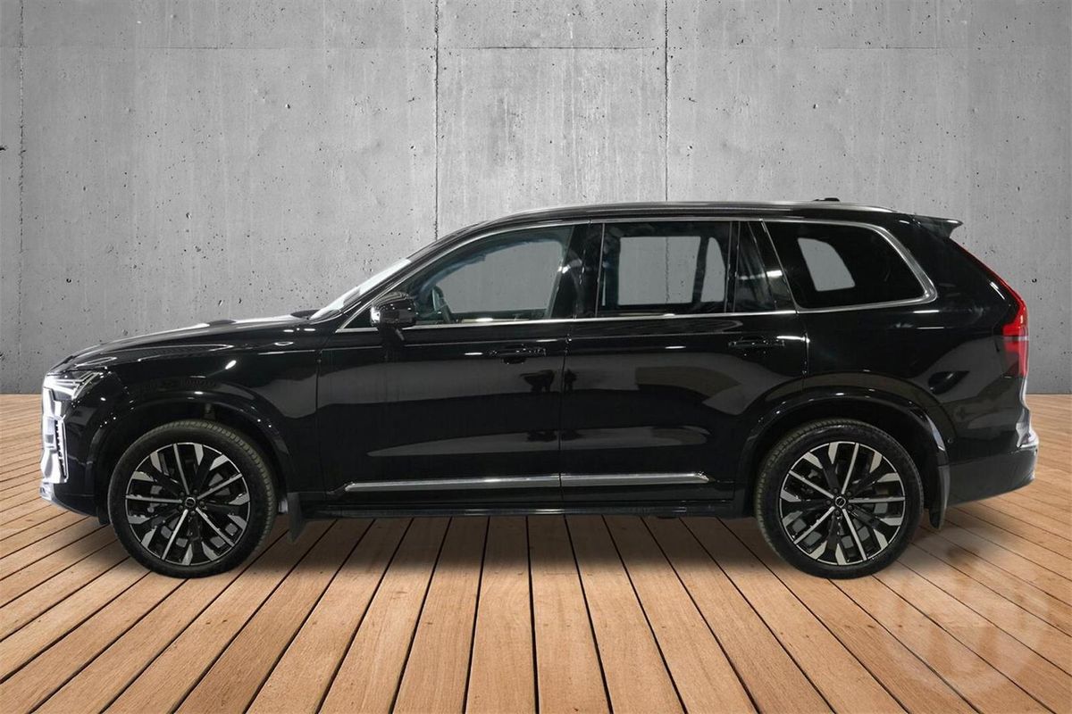 2025 Volvo XC90 Ultra B5 Bright