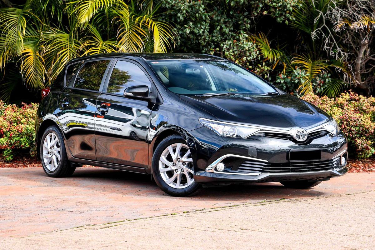 2015 Toyota Corolla Ascent Sport ZRE182R