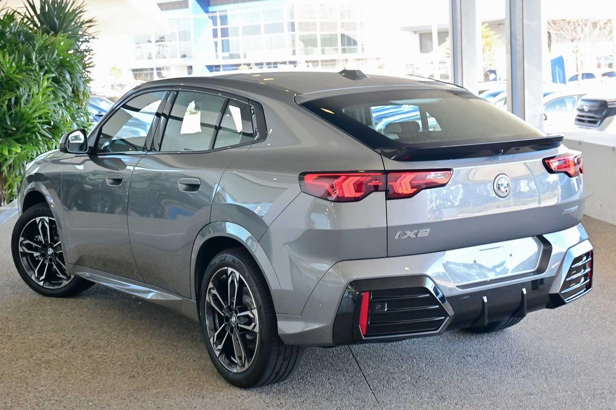 2026 BMW iX2 xDrive30 M Sport U10