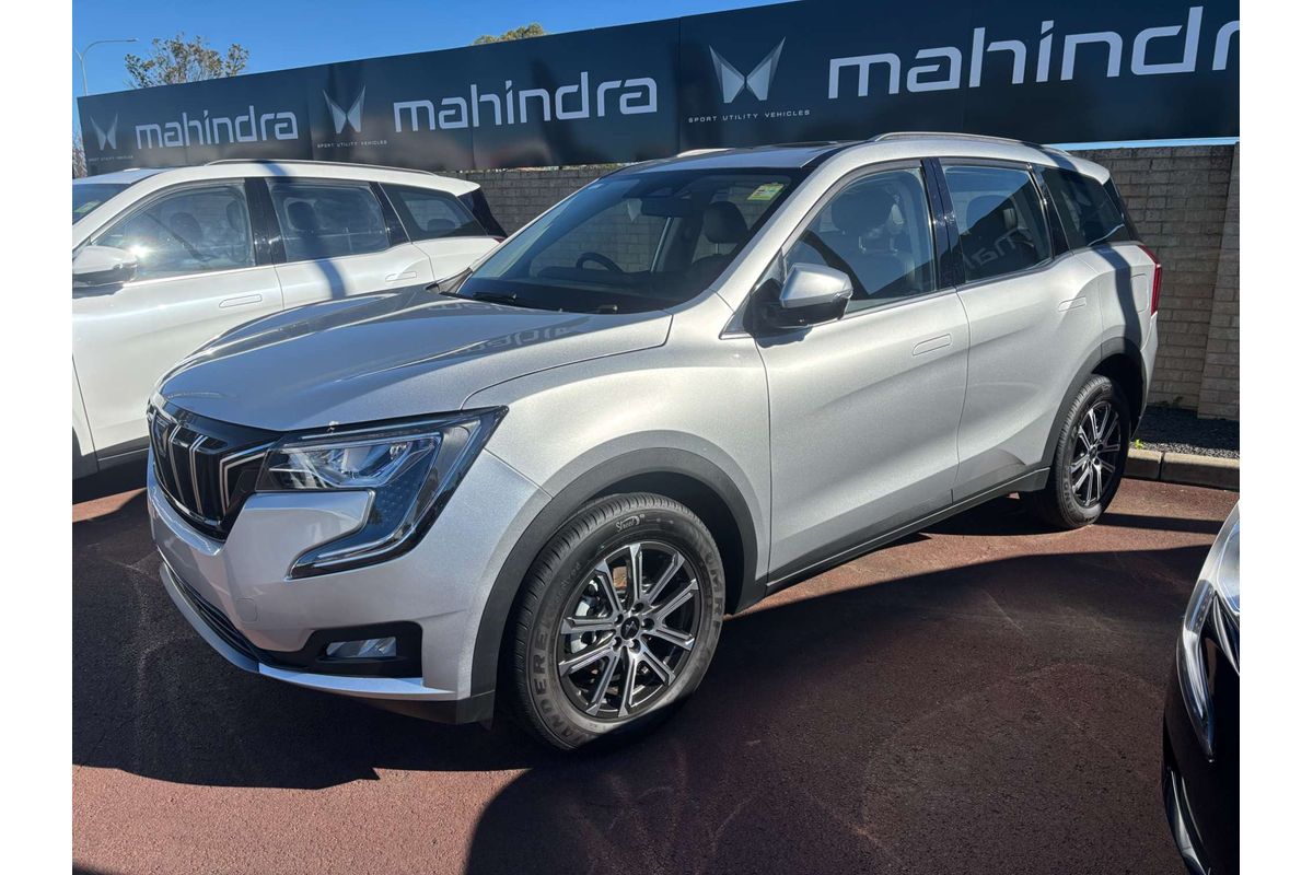 2025 Mahindra XUV700 AX7L