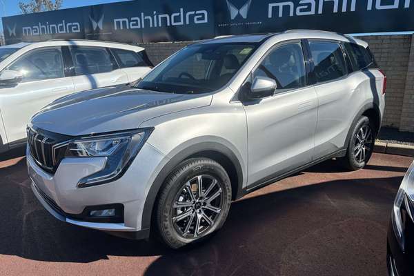 2025 Mahindra XUV700 AX7L