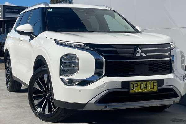 2025 Mitsubishi Outlander LS ZM