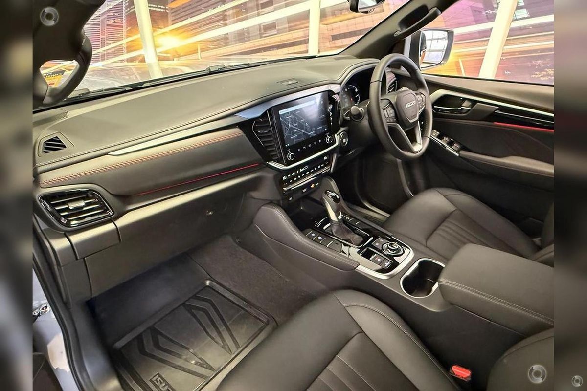 2026 Isuzu MU-X X-TERRAIN image 14