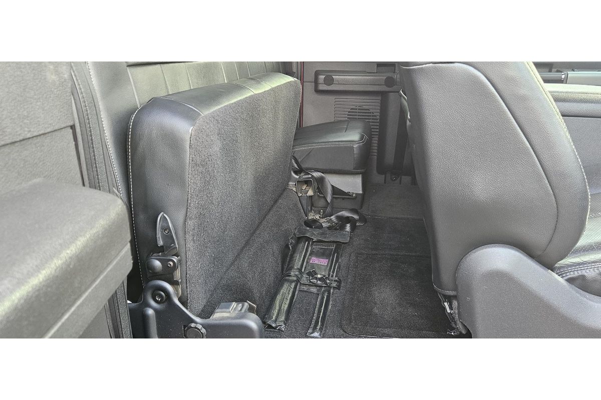 2014 Ford F250 Lariat 4X4 image 17