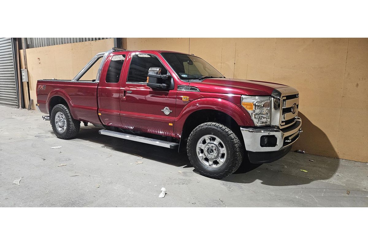 2014 Ford F250 Lariat 4X4 image 19