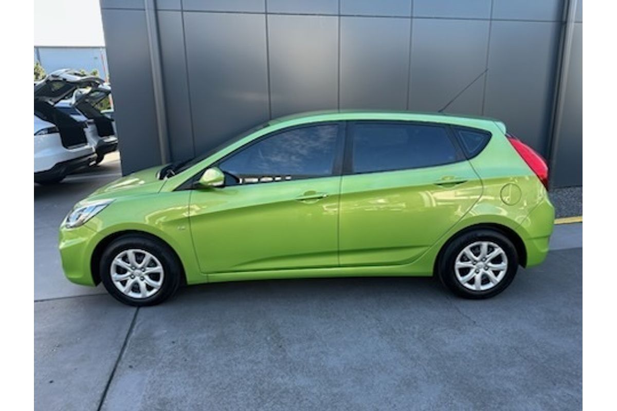 2013 Hyundai Accent Active RB