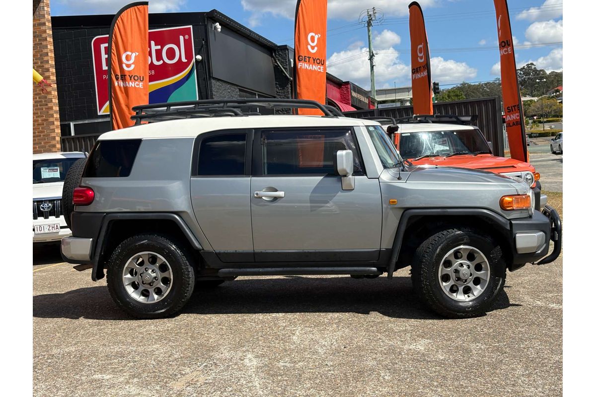 2011 Toyota FJ Cruiser GSJ15R