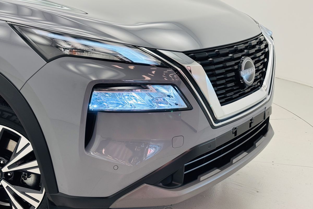 2025 Nissan X-TRAIL ST-L T33