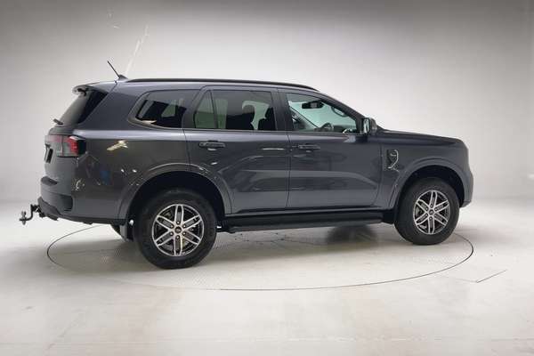 2022 Ford Everest Trend 2.0L thumb-2