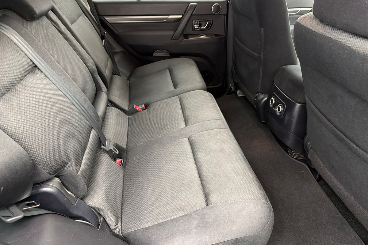 2011 Mitsubishi Pajero GLX NT