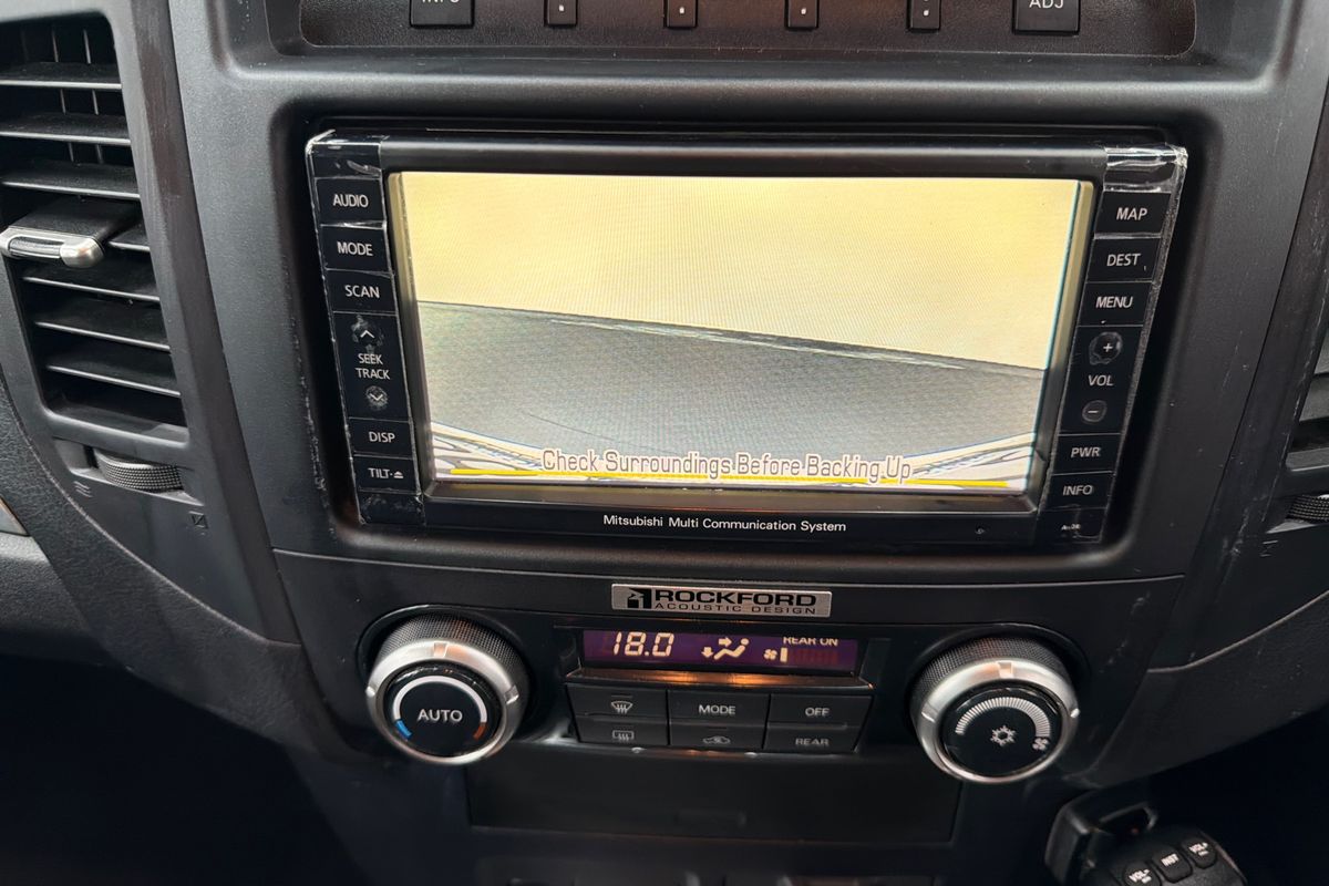 2011 Mitsubishi Pajero GLX NT