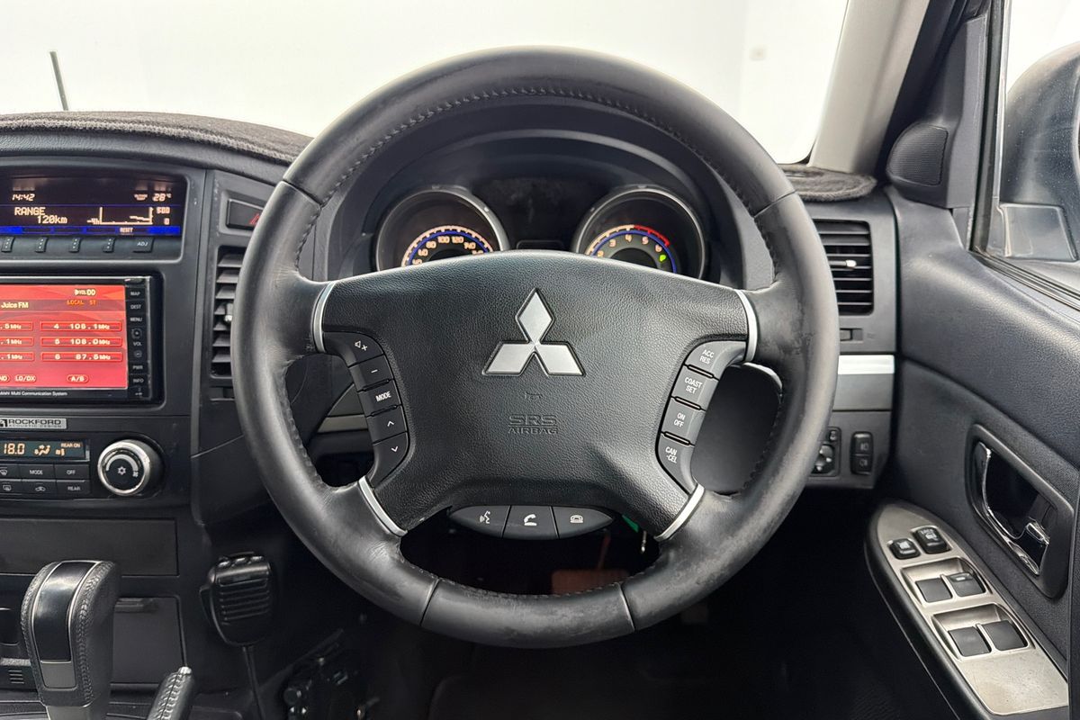 2011 Mitsubishi Pajero GLX NT