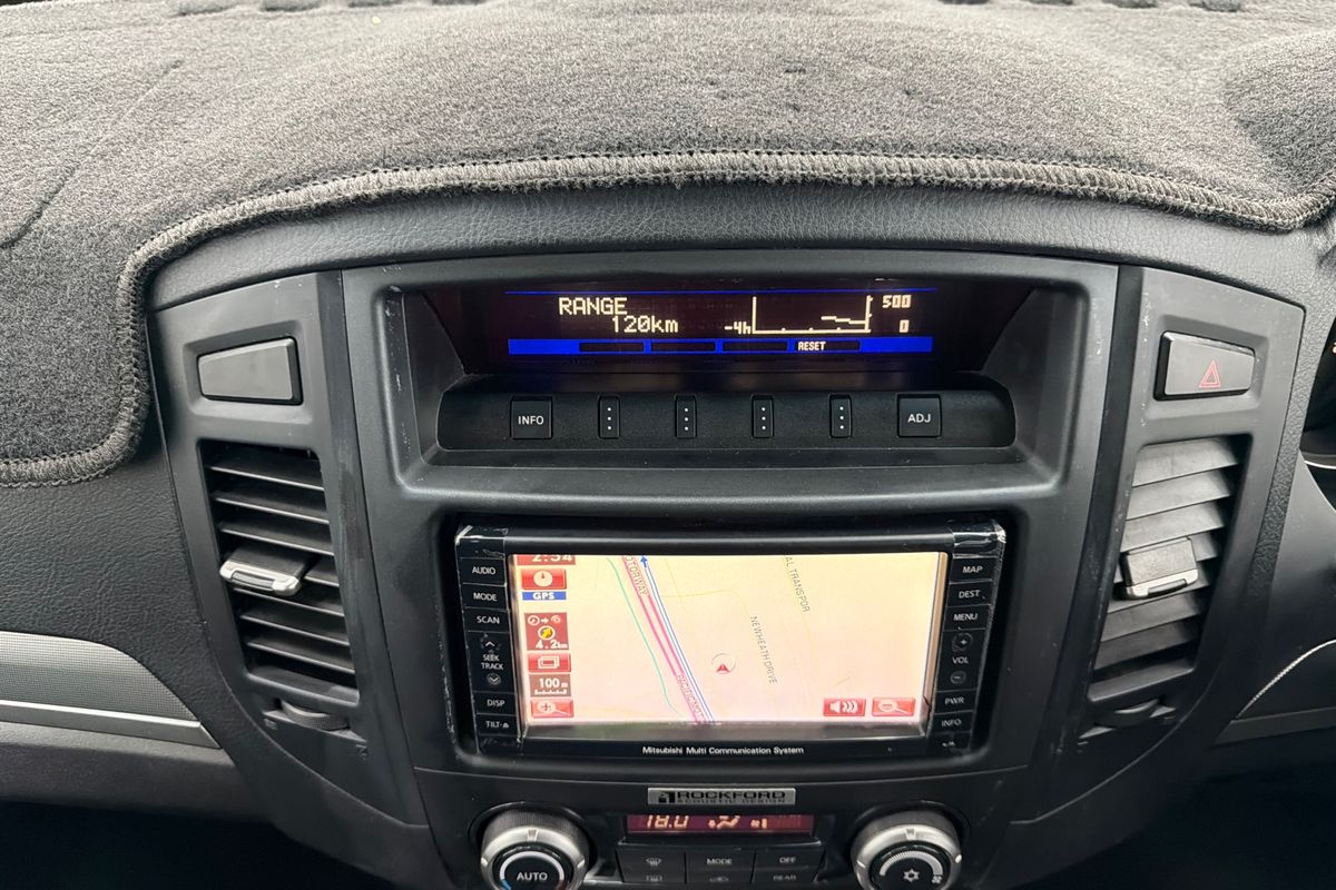 2011 Mitsubishi Pajero GLX NT