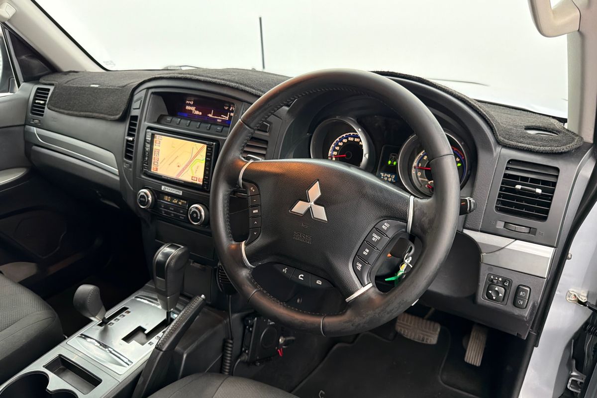 2011 Mitsubishi Pajero GLX NT