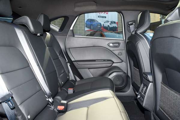2025 Mitsubishi ASX Exceed XE thumb-8