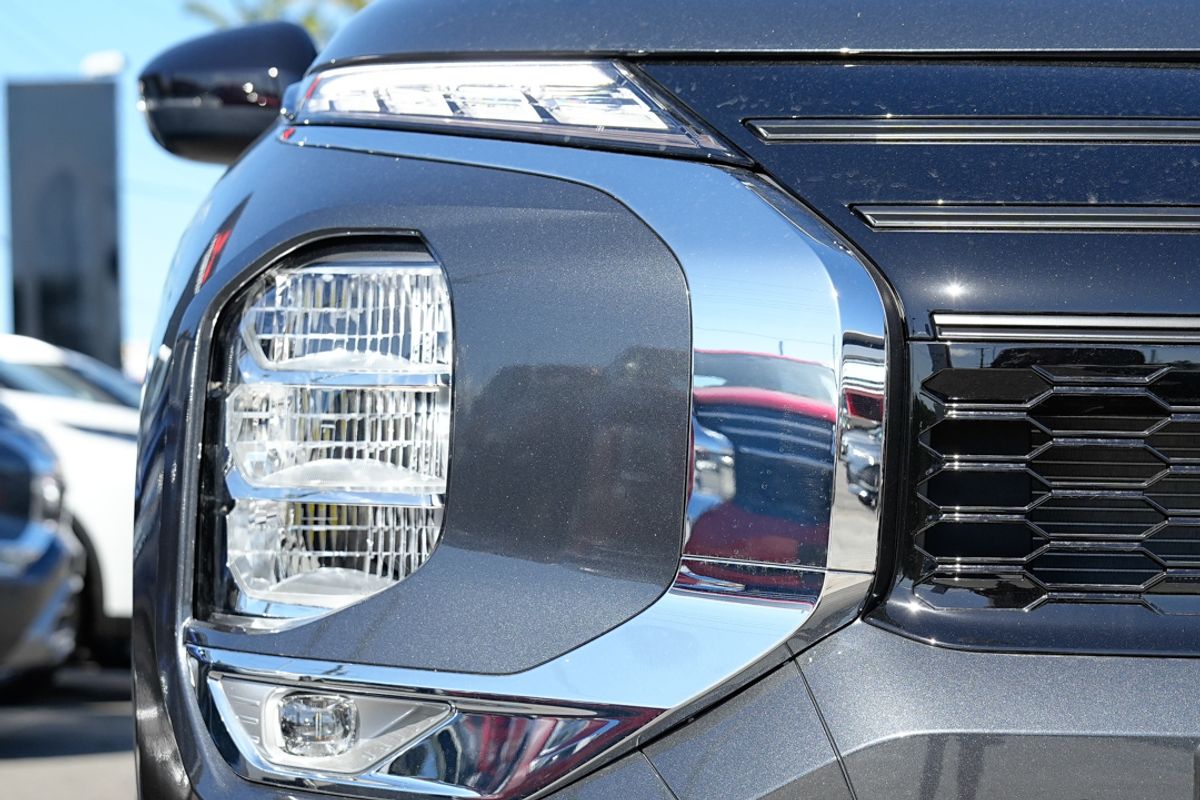2026 Mitsubishi Outlander Black Edition ZM