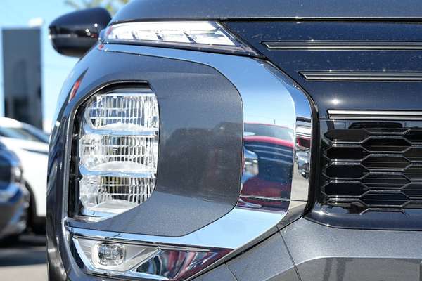 2026 Mitsubishi Outlander Black Edition ZM thumb-1