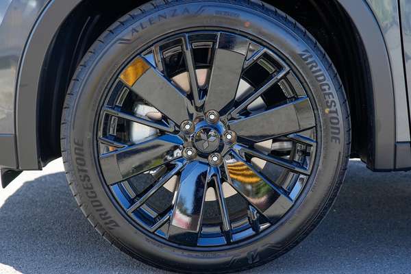 2026 Mitsubishi Outlander Black Edition ZM thumb-3