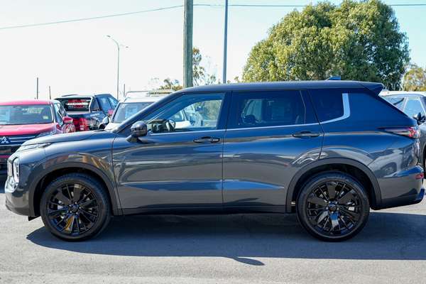 2026 Mitsubishi Outlander Black Edition ZM thumb-4