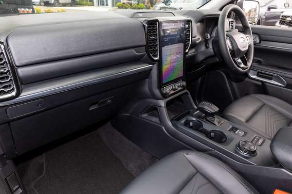2024 Ford Everest Trend 2.0L thumb-6