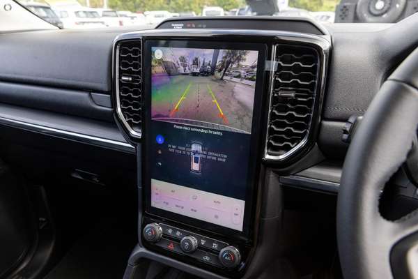 2024 Ford Everest Trend 2.0L thumb-10