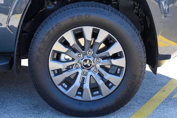 2026 Mitsubishi Triton GLS MV 4X4 thumb-3