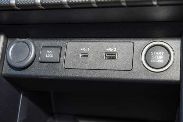 2026 Mitsubishi Triton GLS MV 4X4 thumb-13