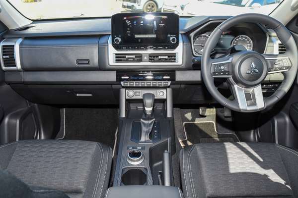 2026 Mitsubishi Triton GLS MV 4X4 thumb-16