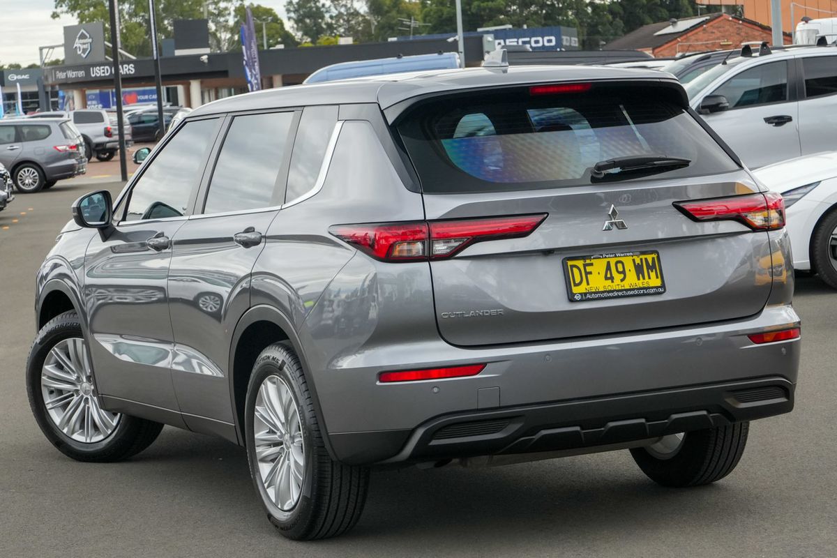 2022 Mitsubishi Outlander ES ZM