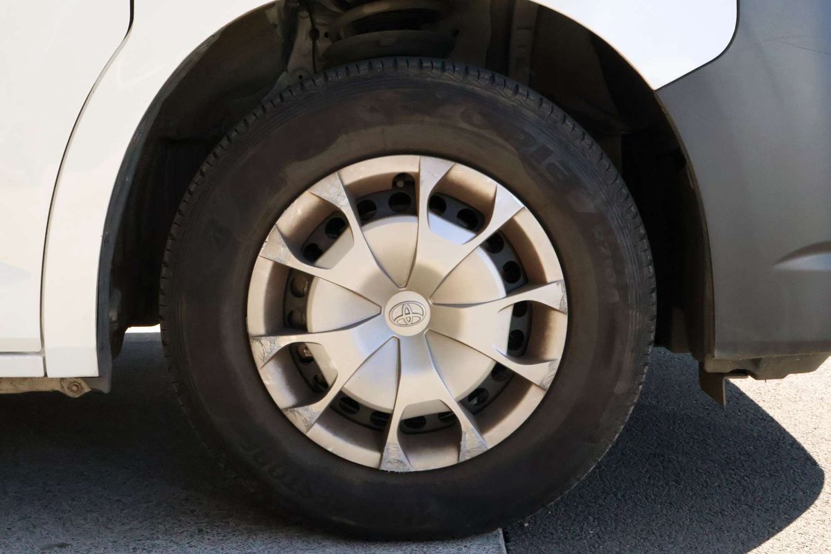 2024 Toyota Hiace GDH300R LWB image 4