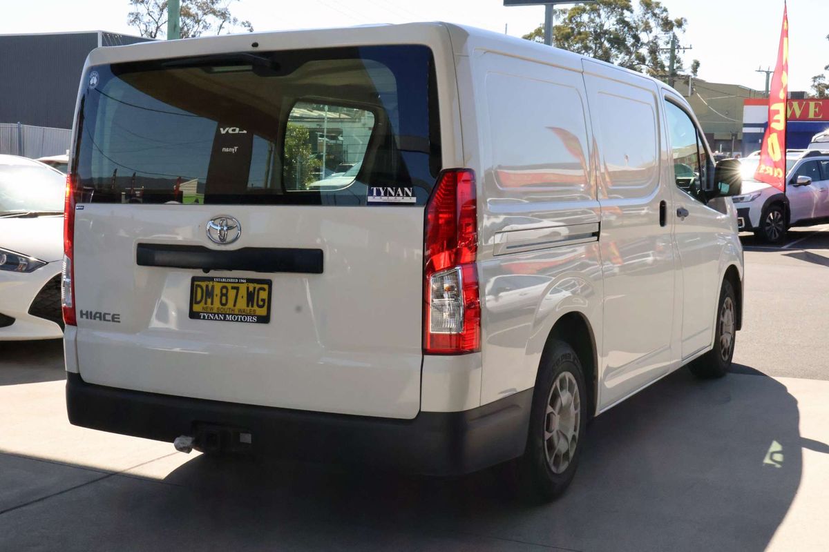 2024 Toyota Hiace GDH300R LWB image 9