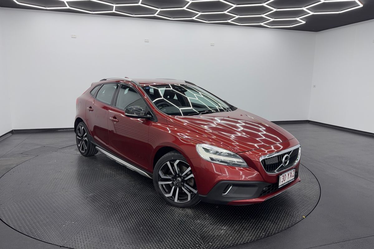 2016 Volvo V40 Cross Country D4 Luxury