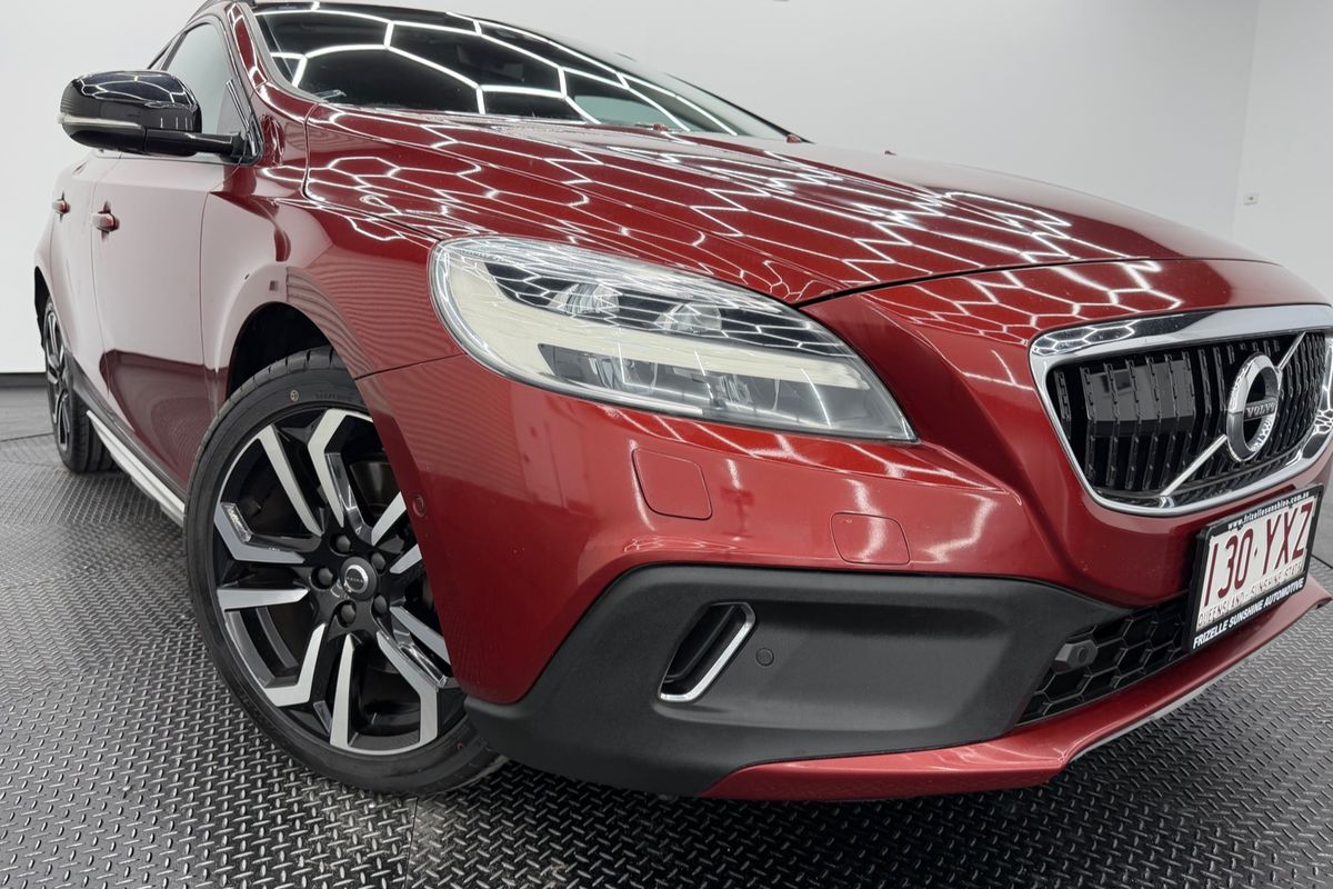 2016 Volvo V40 Cross Country D4 Luxury