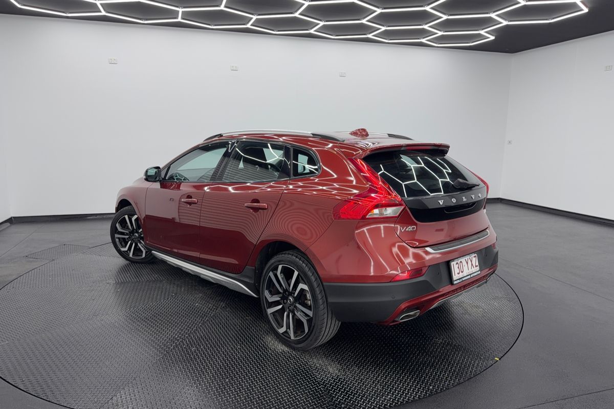 2016 Volvo V40 Cross Country D4 Luxury