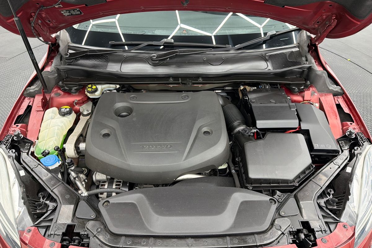 2016 Volvo V40 Cross Country D4 Luxury