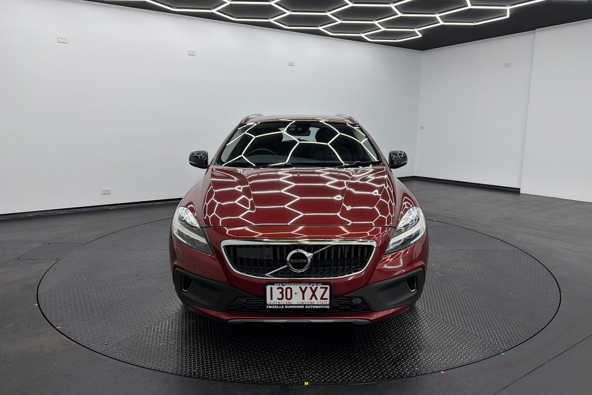 2016 Volvo V40 Cross Country D4 Luxury