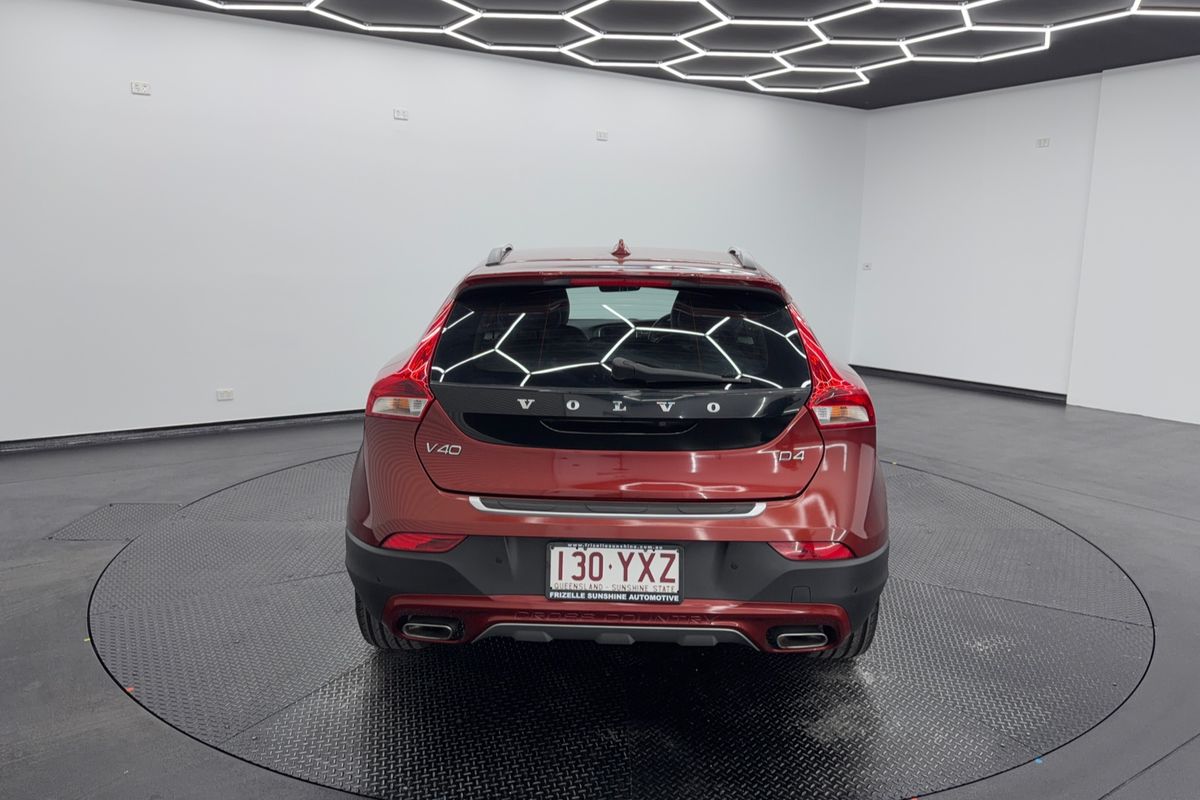 2016 Volvo V40 Cross Country D4 Luxury