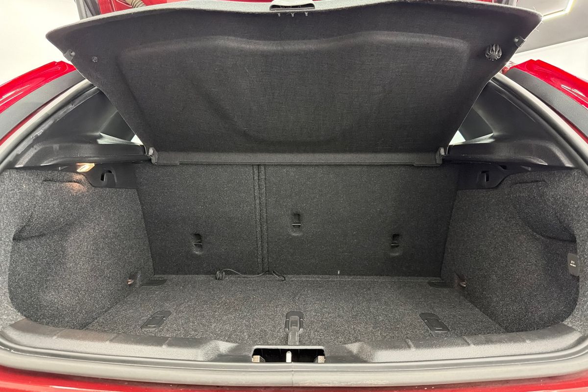 2016 Volvo V40 Cross Country D4 Luxury