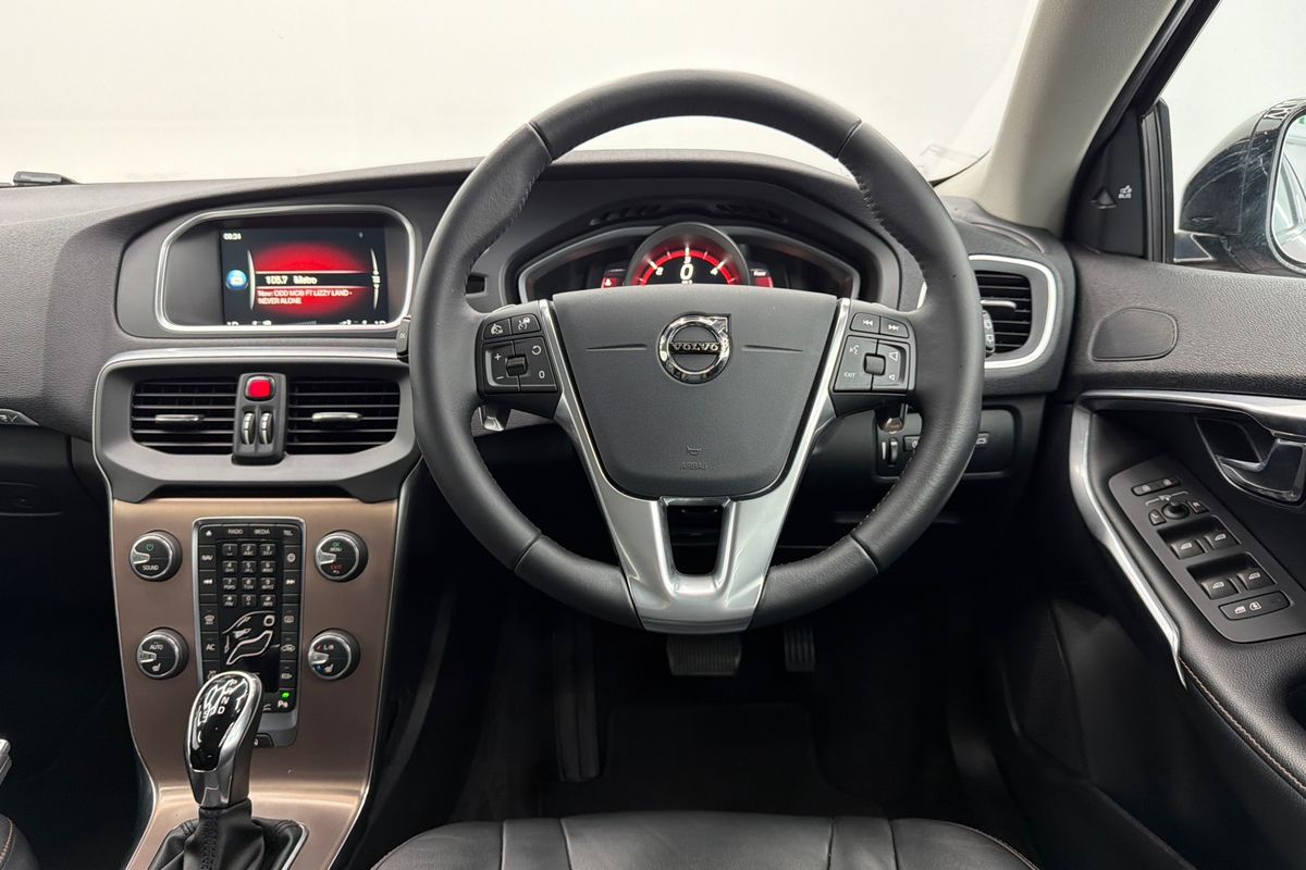 2016 Volvo V40 Cross Country D4 Luxury