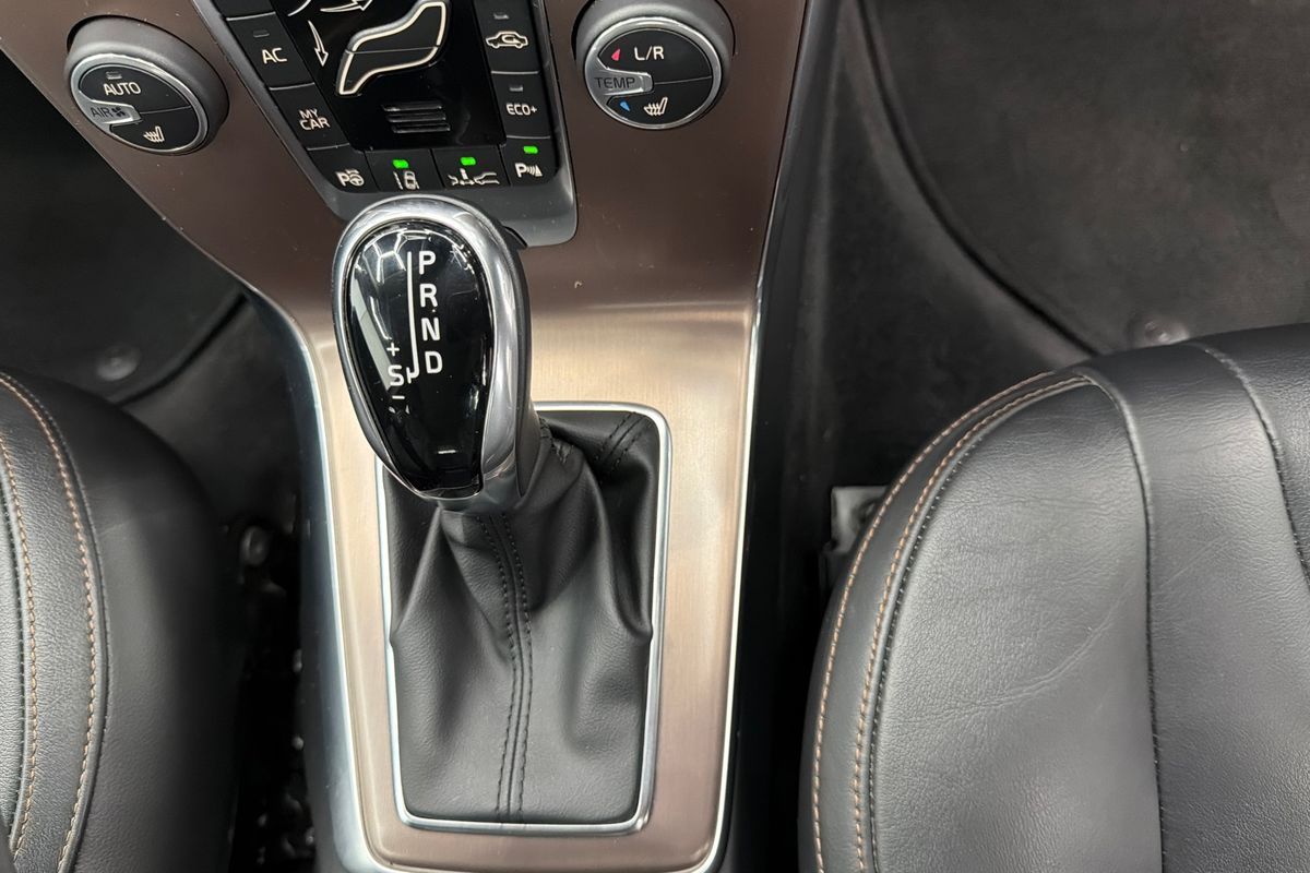 2016 Volvo V40 Cross Country D4 Luxury