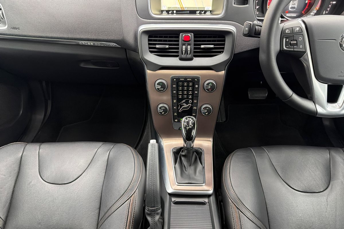 2016 Volvo V40 Cross Country D4 Luxury